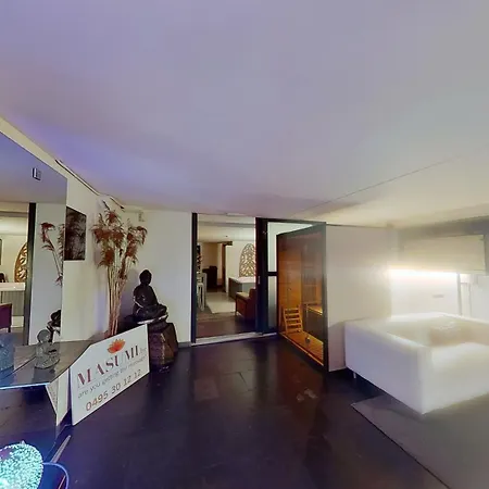 And Cosy Place With Jacuzzi And Sauna To Relax In The Centre Of Apartment Antwerp